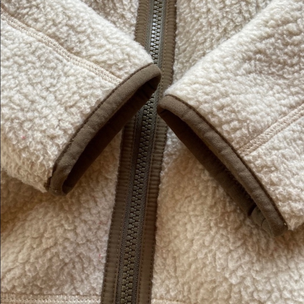 (SOLD)Patagonia Retro Pile Fleece Jacket - Picture 5 of 9